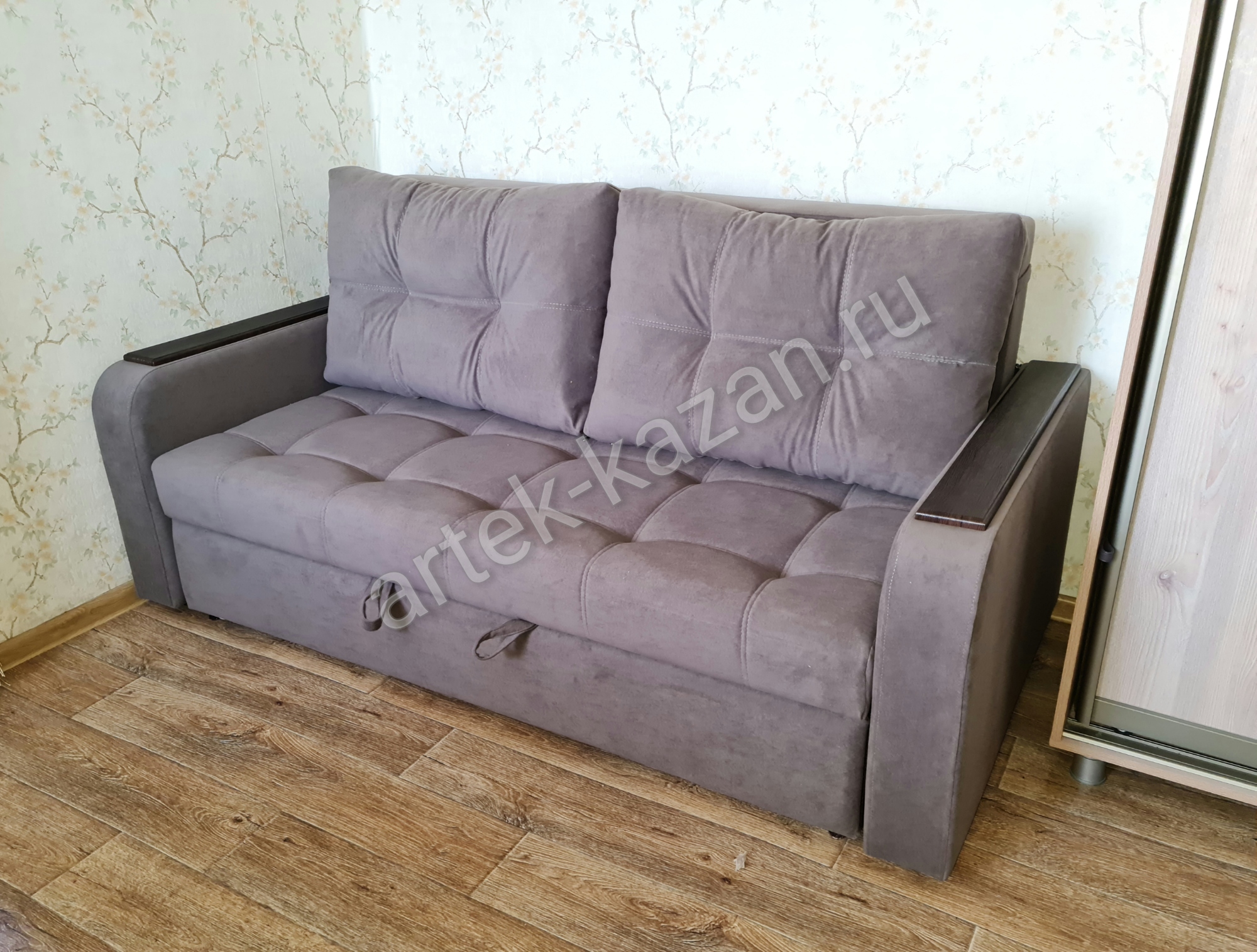 Мини диван на выкатном механизме Миник фото № 1. Купить недорогой диван по низкой цене от производителя можно у нас.